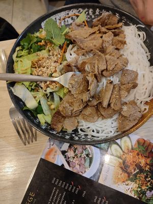 Bun Bo - rice noodles with veggies and peanuts at VEGE Kitchen in Warsaw