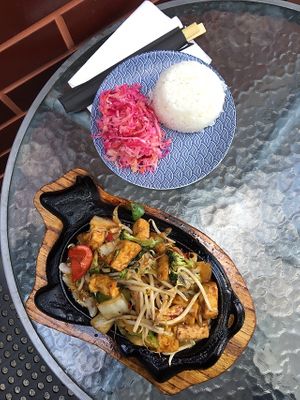 Tofu on a hot plate at VEGE Kitchen in Warsaw