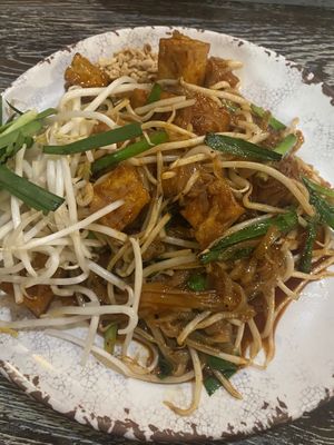 Vegan Pad Thai with tofu (MUST specify it vegan style because they usually would put fish sauce in it) #Veganuary at Moo Dang in Reno