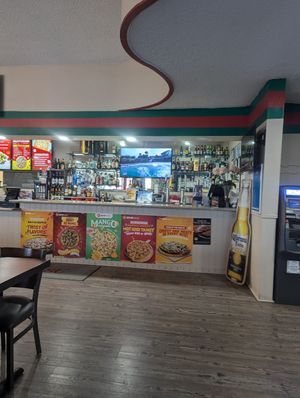 Full bar at Pizza Twist in Reno