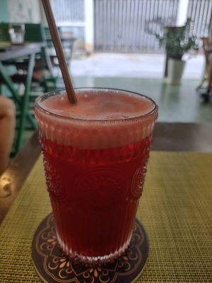 🌹 Rose lychee tea at Sweet Secret in Nha Trang