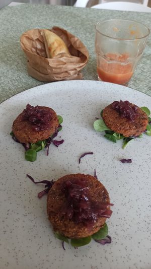 Burger con cipolla caramellata at Contorni e Dintorni in Rivoli