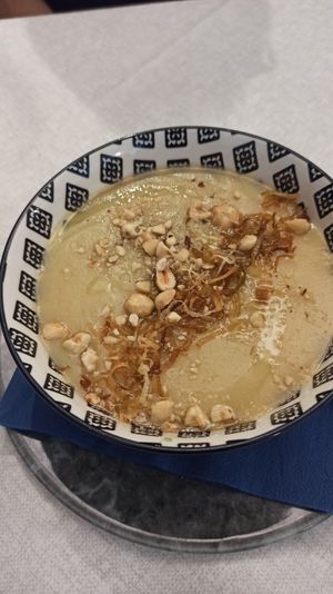 Crema di patate e porri con nocciole e rosmarino at Contorni e Dintorni in Rivoli
