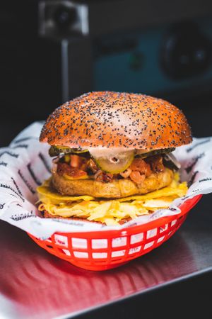 Our all time favorite: the Tindle® grilled chicken burger – yummi! at House of Superfreunde in Norderstedt