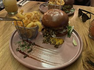 Pulled oyster burger  at Ginger & Gray's Cafe and Diner in Munich