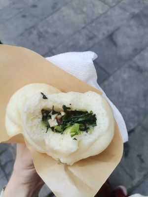 Bao funghi e verdure at Bao Zi in Milan