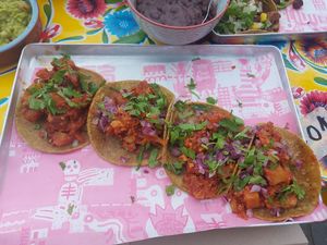 tinga tacos at Los Carnales in Cologne
