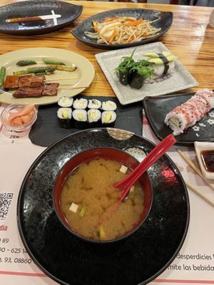 Miso soup, tofu stick thing and asparagus. Some sushi ofc  at Restaurante Japones Zen 3 in Castelldefels