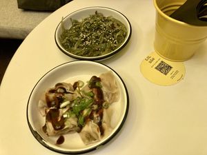 Wakame salad & Lil wontons  at Lil Bao  in Brussels