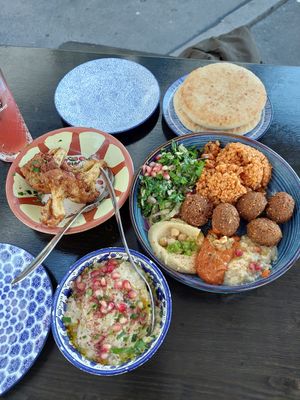 Falafel bowl, cauliflower and baba ganoush mezze at Gaza Grill Kødbyen in Copenhagen