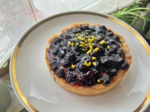 Heidelbeertörtchen  at Albbäckerei Wörz in Laichingen
