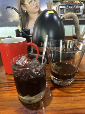 Making coffeee  at Sữa Cafe in Hoi An