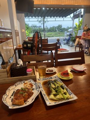 Tofu in tomato sauce and bok choy   at Sữa Cafe in Hoi An