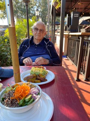 Lunch with my dad at Dark & Light Cafe in Mount Dora