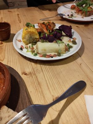 3 sister salad at Idle Hands in Girona