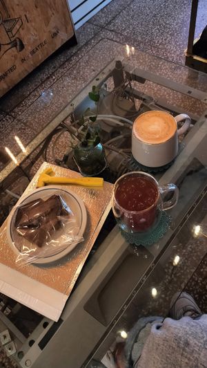 Chocolate comes with a little hammer at PP Coffee - 피피커피 in Seoul