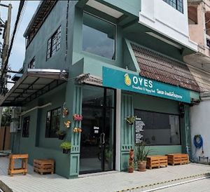 New Location at OYES Smoothies and Happy Food in Chiang Mai