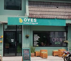New Location at OYES Smoothies and Happy Food in Chiang Mai