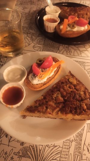 Barchetta e tortilla di patate at Organic Lovers Torino in Turin