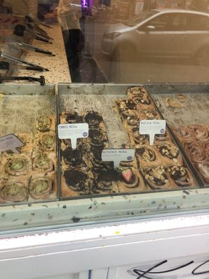 more vegan rolls  at Cinnamood in Hamburg