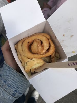 Vegan cinnamon roll  at Cinnamood in Hamburg