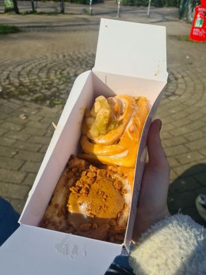 Apple and biscoff at Cinnamood in Hamburg