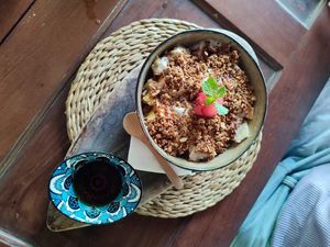 smoothie bowls at Squeeze Me in Mirissa