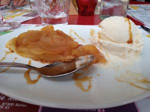 Tarte tatin at Le Georges in Rancon