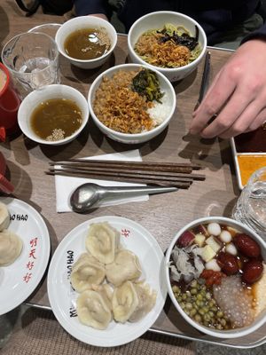 We tried a lot food. 😆  at Ming-Teng HAO HAO in Nagoya