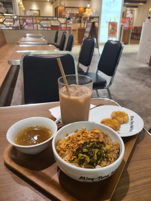Pineapple cake, soup, Soy milk tea drink (Hong-Kong) and rice/soymeat bowl at Ming-Teng HAO HAO in Nagoya