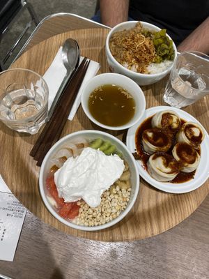 The soy pudding is under the fruit toppings! Nice dumplings and rice dish with vegan minced meat   at Ming-Teng HAO HAO in Nagoya