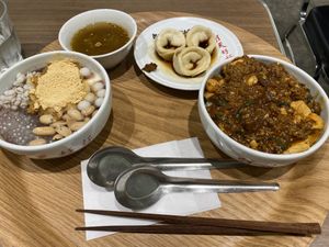 Mapo Tofu, Dumplings, Azuki Bean Pudding  at Ming-Teng HAO HAO in Nagoya