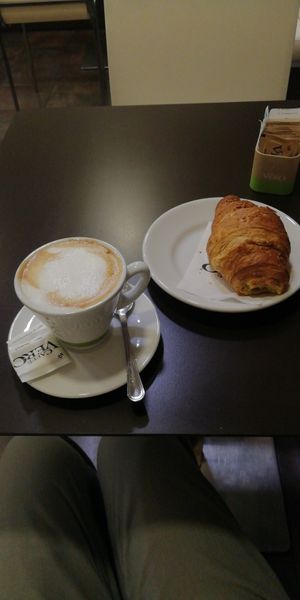 cappuccino di soia, brioche al mango e papaia at Gelateria Pasticceria Santamaria in Padua