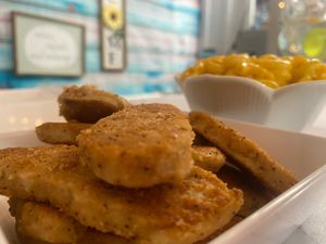 Quick lunch break with vegan chicken nuggets and vegan Mac n cheese!!! at Lily's Herbs & More in Indialantic