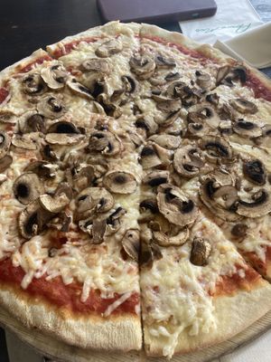 Pizza fungi   at Amore Mio - אמורה מיו in Tel Aviv