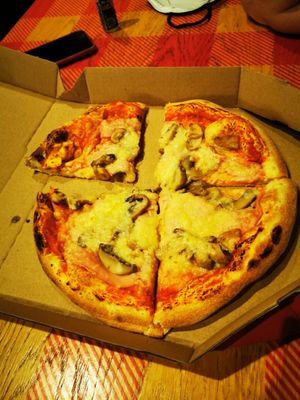 Mushroom and vegan ham pizza at Pizza Forte in Budapest