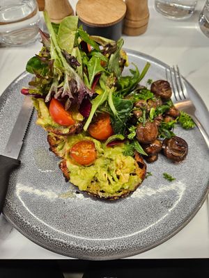 Smashed avo with Mushrooms instead of egg and feta at Riché  in Richmond