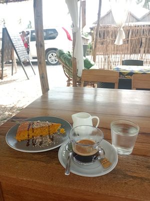 Coffee and carrotcake at Corina Pastry Shop in Zanzibar