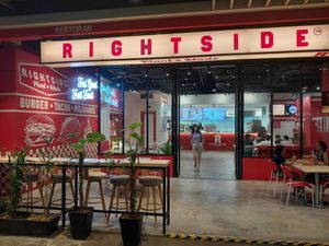 Shop front at Rightside Fast Food - Mont Kiara in Kuala Lumpur