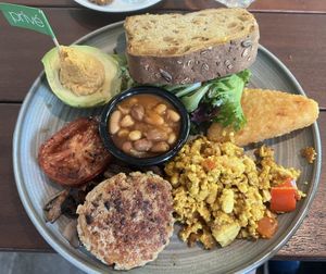 Breakfast   at Privé - Botanic Gardens in Central Singapore