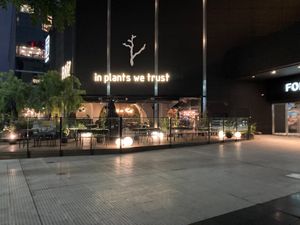 Side entrance at Raiz Plant Mood in Buenos Aires