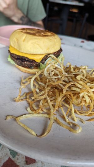 hamburguesa at Raiz Plant Mood in Buenos Aires