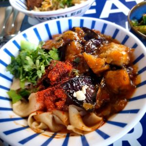 Auberginen noodles vegan 🌱🤤 at Wen Cheng Handpulled Noodles - II in Berlin