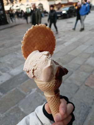  at Gelateria Guidi in Como