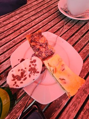 Kleiner Kuchenteller at Sonnenhof Hohenfelden in Hohenfelden