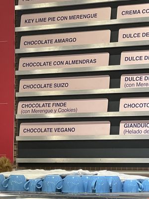 Abajo: chocolate vegano  at Finde in Buenos Aires
