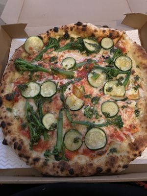 Pizza verde made with vegan cheese and pesto at Cantuccio in Tunbridge Wells