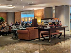 Fancy hotel vibes at Cha Lounge in Taipei