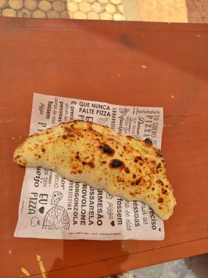 Calzones at Casa Dali Pizzas in Londrina