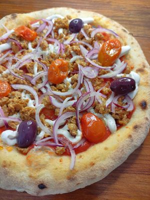 Pizza de atum vegana at Casa Dali Pizzas in Londrina